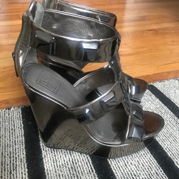 Pour La Victoire Shoes - Pour La Victoire Wedge